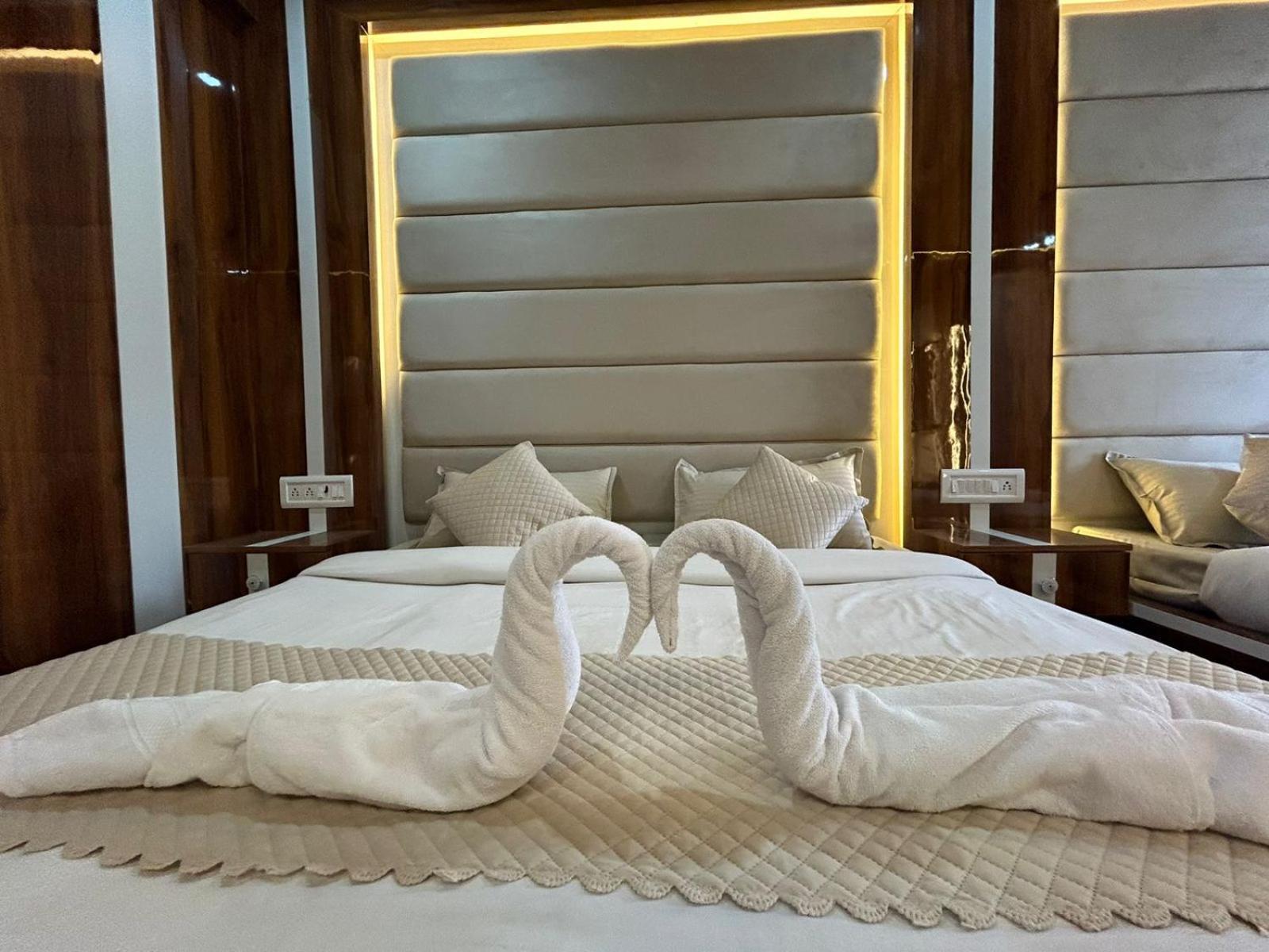 Hotel Dev Ganga Rishīkesh 외부 사진